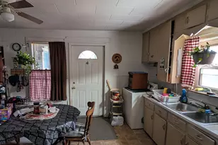 520 Champlain St, Berlin, NH 03570 - Photo 10