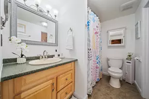 35 Olde Country Village, Londonderry, NH 03053 - Photo 20