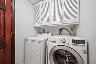 35 Olde Country Village, Londonderry, NH 03053 - Photo 10