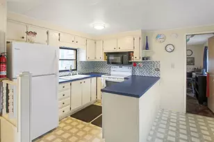71 Cynthia Cir, Seabrook, NH 03874 - Photo 2