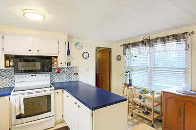 71 Cynthia Circle, Seabrook, NH 03874 - Photo 4