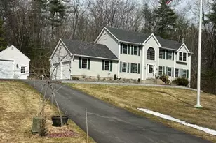 43 Lampton Ln, Derry, NH 03308 - Photo 1