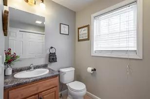 43 Lampton Dr, Derry, NH 03308 - Photo 36