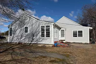 127 Daniel Webster Hwy, Merrimack, NH 03054 - Photo 2
