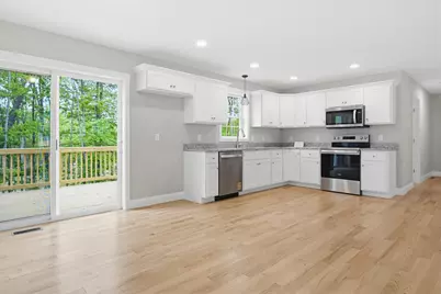 1 Blaisdell Court, Raymond, NH 03077 - Photo 4