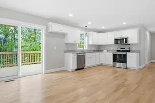 1 Blaisdell Ct, Raymond, NH 03077 - Photo 4