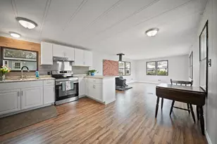 802 Nottingham Dr, Exeter, NH 03833 - Photo 4