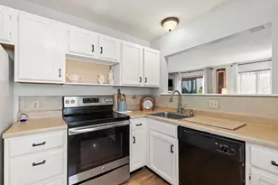 8 Dunvegan Woods Dr, Hampton, NH 03842 - Photo 14