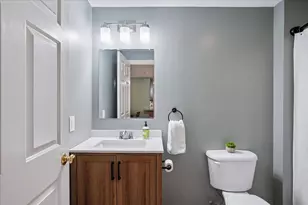 4 Crestview Cir, Londonderry, NH 03053 - Photo 22