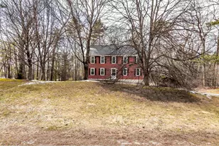 33 Lawson Farm Rd, Londonderry, NH 03053 - Photo 2