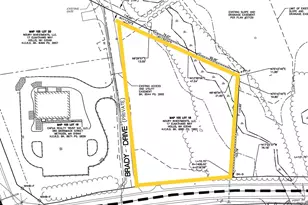 15 Brady Dr, Hudson, NH 03051 - Photo 1