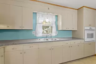 30 Cliff St, Manchester, NH 03103 - Photo 8