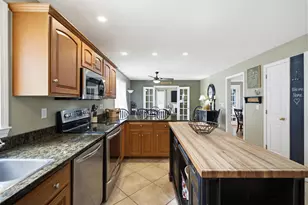 43 Hampshire Hills Dr, Bow, NH 03304 - Photo 2