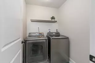 217 S Main St, Seabrook, NH 03874 - Photo 28