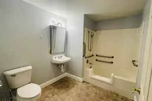 40 Eastern Ave, Manchester, NH 03104 - Photo 18