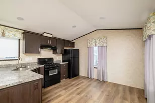 34 Pineland Park Rd, Milton, NH 03851 - Photo 2