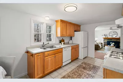 53 Seaverns Bridge Road, Amherst, NH 03031 - Photo 6