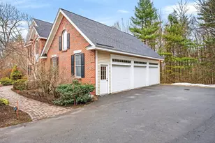 11 Misty Ln, Londonderry, NH 03053 - Photo 4