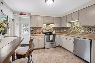 4 Kittery Dr, Nashua, NH 03062 - Photo 4