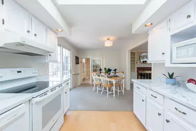 11 Suzanne Drive, Portsmouth, NH 03801 - Photo 6