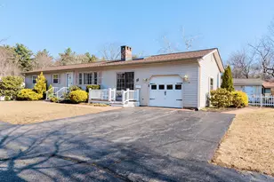 11 Suzanne Dr, Portsmouth, NH 03801 - Photo 1