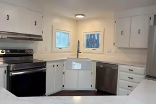 15 Edgewood Dr, Hopkinton, NH 03229 - Photo 2