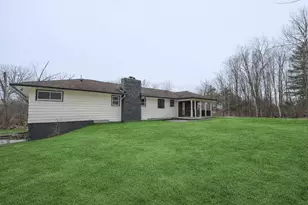 32 Old Bedford Rd, Bedford, NH 03110 - Photo 4