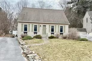 11 Linden St, Hudson, NH 03051 - Photo 1