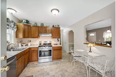 11 Linden Street, Hudson, NH 03051 - Photo 2