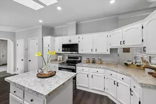 18 Stacey Dr, Hopkinton, NH 03229 - Photo 2