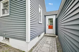 20 Doris Ave, Portsmouth, NH 03801 - Photo 10