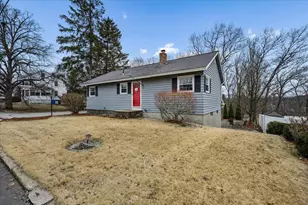 113 Comeau St, Manchester, NH 03102 - Photo 6