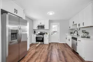 180 Melrose St, Manchester, NH 03109 - Photo 8