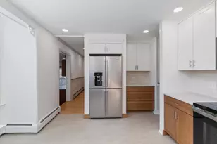 24 Oak Ridge Rd, Sandown, NH 03873 - Photo 8