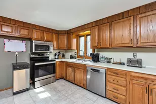 22 Taschereau Blvd, Nashua, NH 03062 - Photo 8