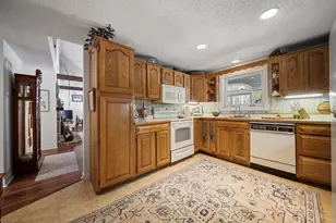 12 Laurel Cir, Wolfeboro, NH 03894 - Photo 8