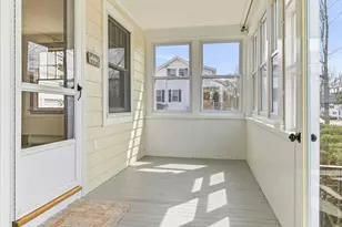 111 Essex Ave, Portsmouth, NH 03801 - Photo 4