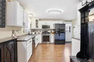 62 Hampton St, Concord, NH 03301 - Photo 12