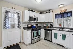 29 Sweatt St, Concord, NH 03303 - Photo 8