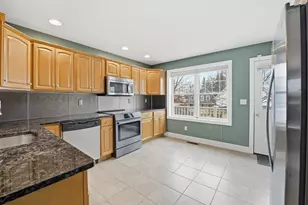 23 Krakow Ave, Manchester, NH 03103 - Photo 16