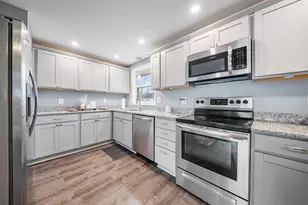 370 Huse Rd, Manchester, NH 03103 - Photo 8