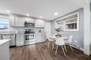 370 Huse Rd, Manchester, NH 03103 - Photo 6