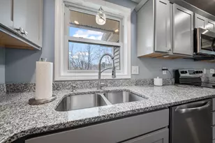 370 Huse Rd, Manchester, NH 03103 - Photo 10