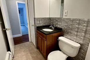 33 Andrew St, Manchester, NH 03104 - Photo 8