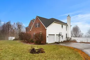 115 Roosevelt Rd, Weare, NH 03281 - Photo 4