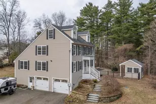 27 Red Squirrel Ln, Chester, NH 03036 - Photo 2