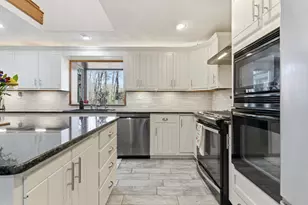 116 Westfall Rd, Pelham, NH 03076 - Photo 4