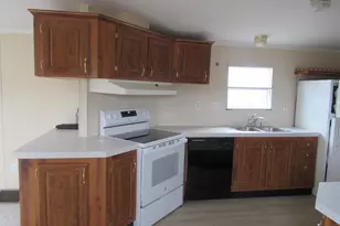 29 Lowell Rd, Salem, NH 03079 - Photo 4