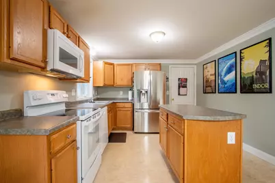 61 Marathon Way, Manchester, NH 03109 - Photo 10