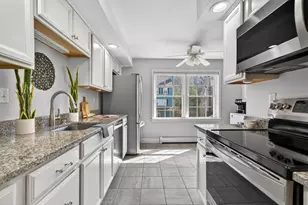 5 Walnut Cir, Merrimack, NH 03054 - Photo 2